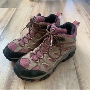 EUC Merrill hiking boots
